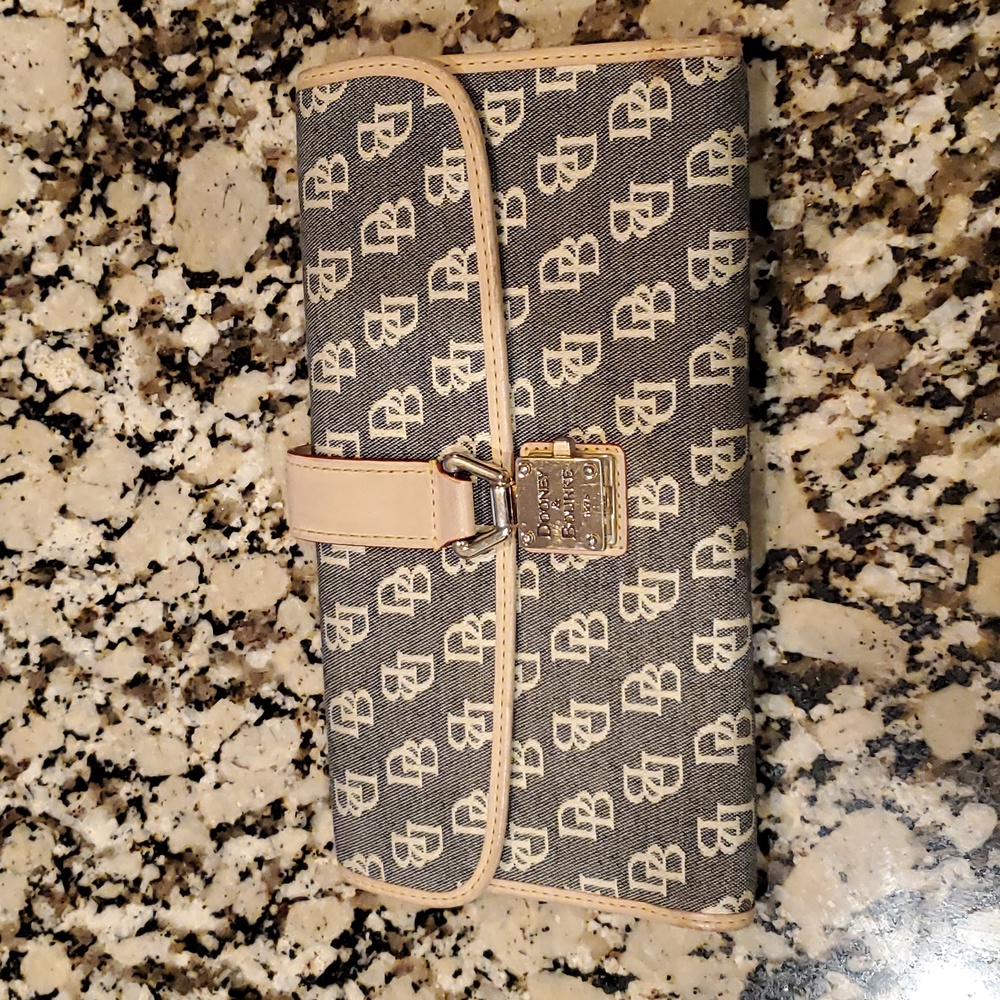 D/B Wallet